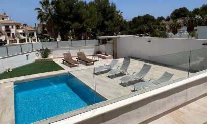 Resale - Villa - Orihuela Costa