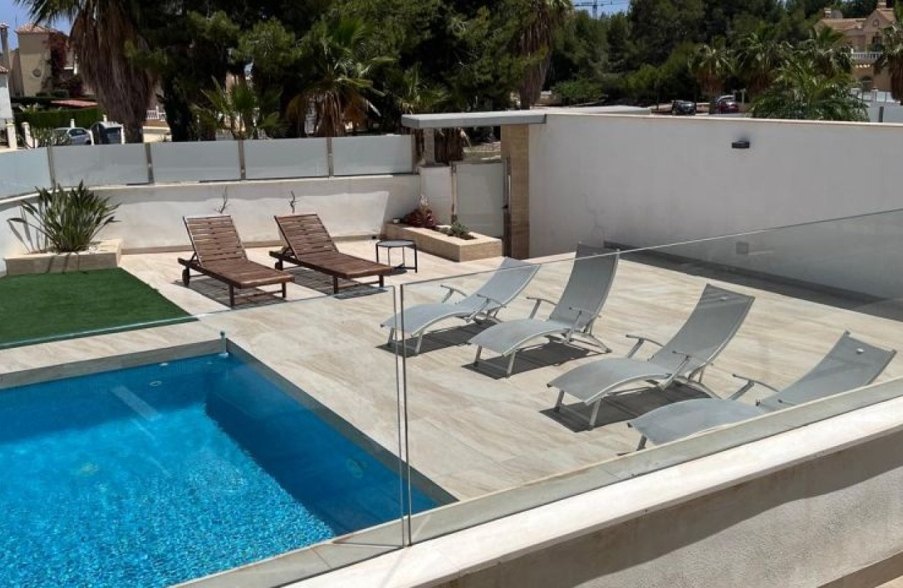 Resale - Villa - Orihuela Costa