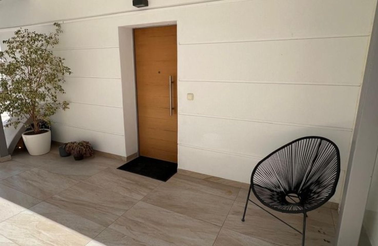 Resale - Villa - Orihuela Costa