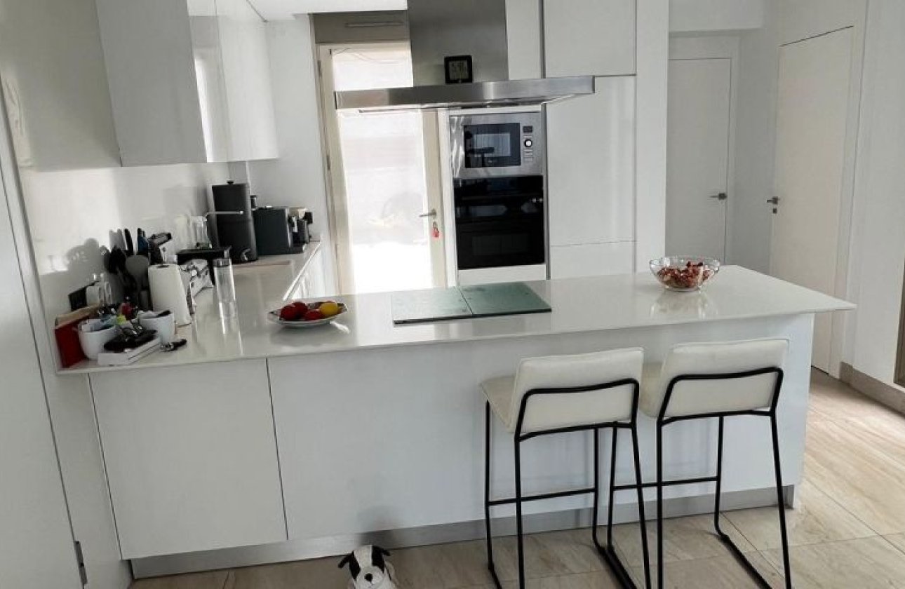 Resale - Villa - Orihuela Costa