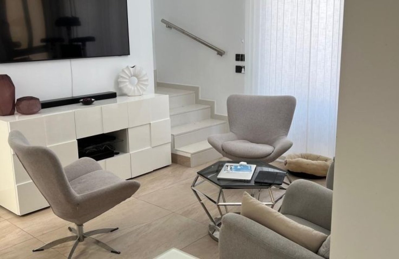 Resale - Villa - Orihuela Costa