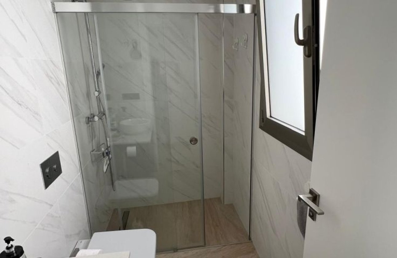 Resale - Villa - Orihuela Costa