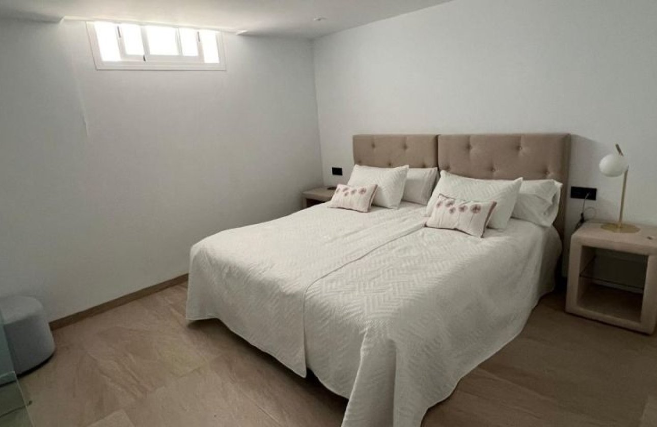 Resale - Villa - Orihuela Costa