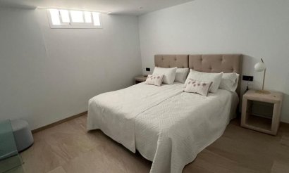 Resale - Villa - Orihuela Costa