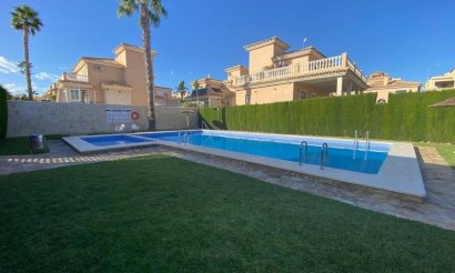 Reventa - Villa - Orihuela Costa