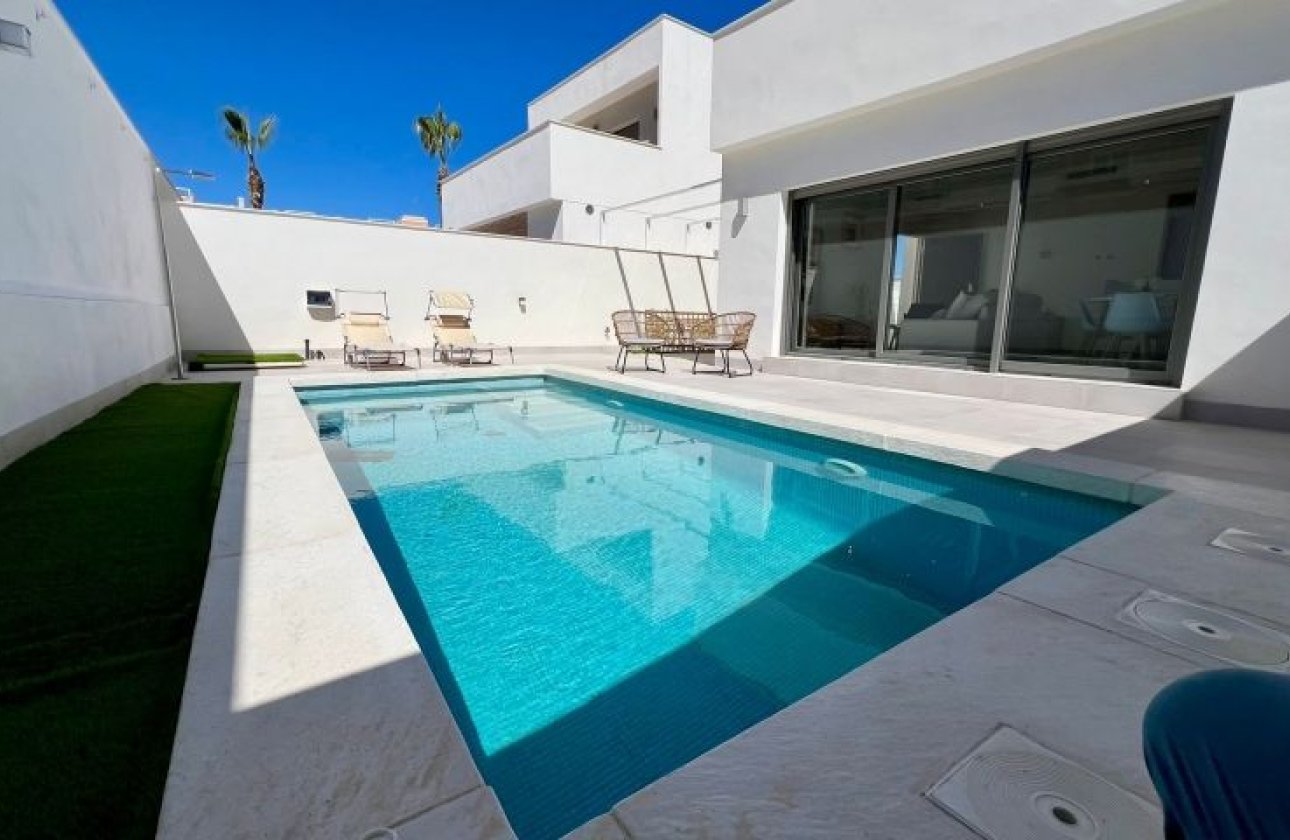Resale - Villa - Orihuela Costa