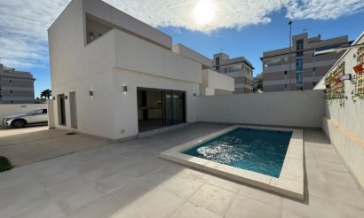 Resale - Villa - Orihuela Costa