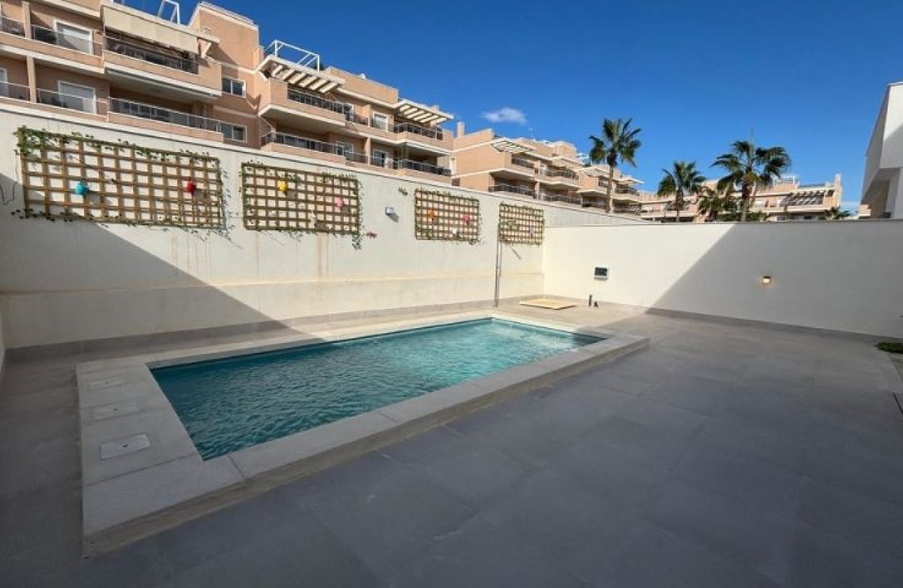 Resale - Villa - Orihuela Costa