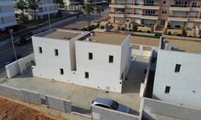 Resale - Villa - Orihuela Costa