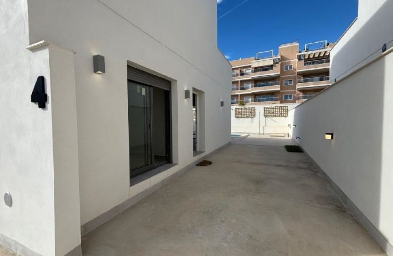 Resale - Villa - Orihuela Costa
