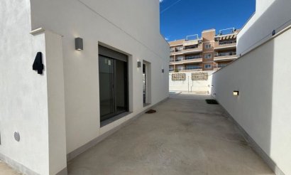Resale - Villa - Orihuela Costa