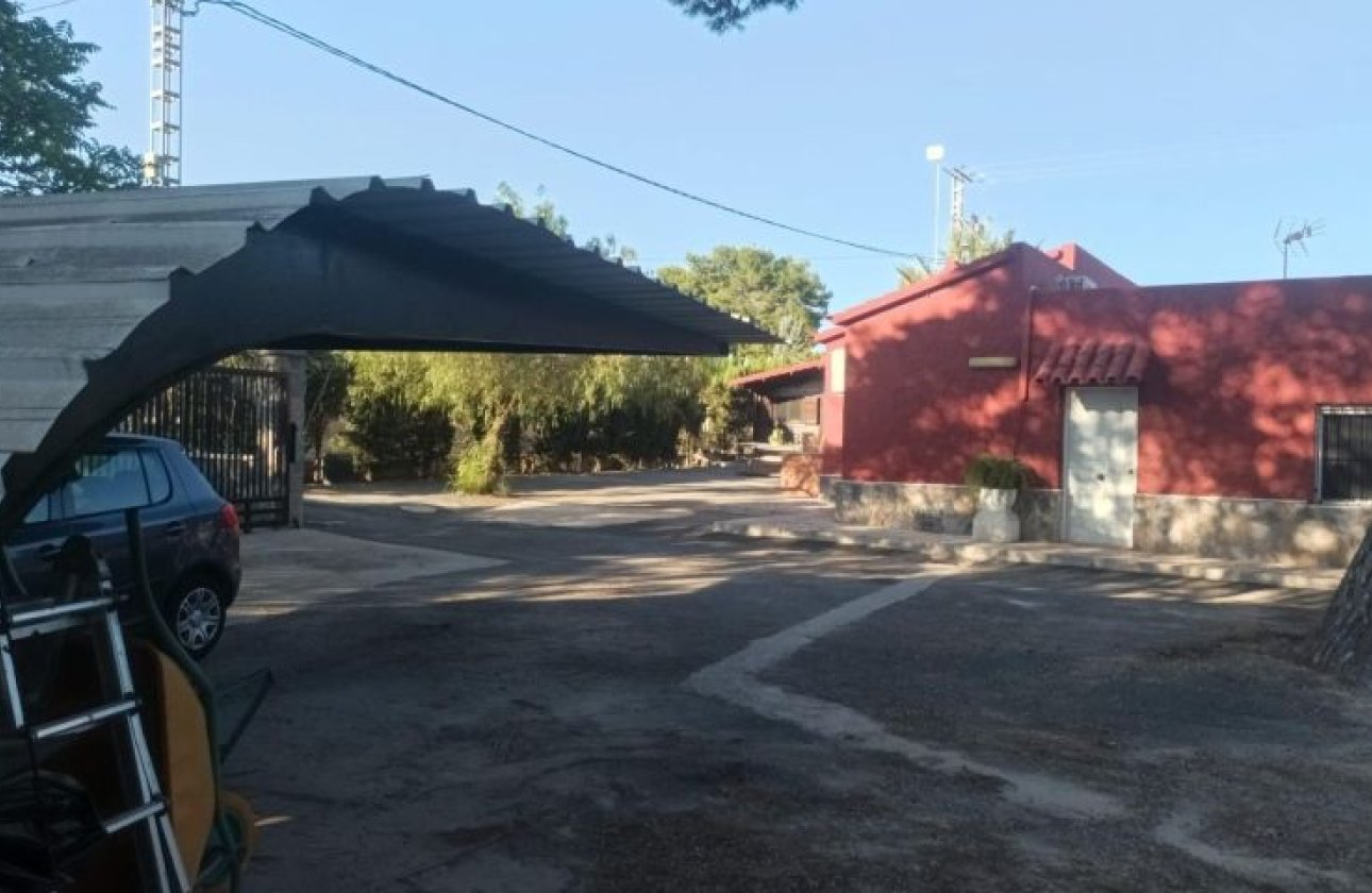 Resale - Villa - Elche