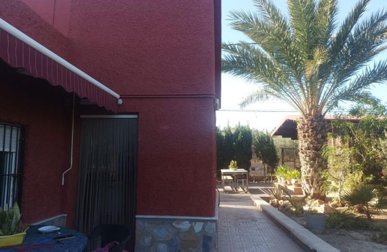 Resale - Villa - Elche