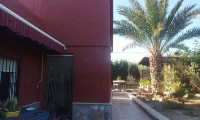 Resale - Villa - Elche