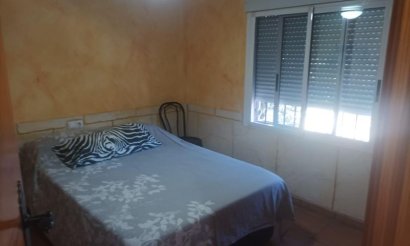 Resale - Villa - Elche
