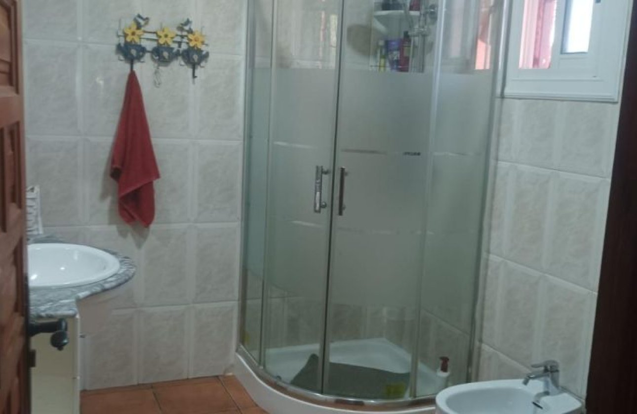 Resale - Villa - Elche