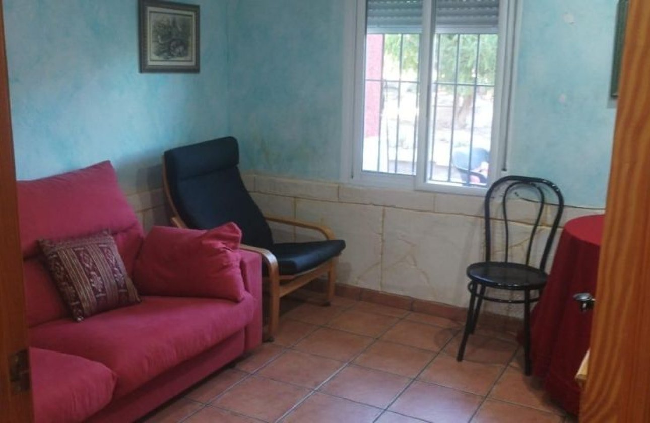 Resale - Villa - Elche