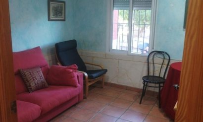 Resale - Villa - Elche