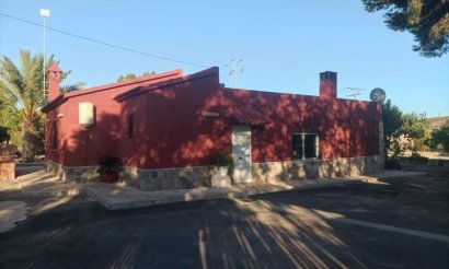 Resale - Villa - Elche