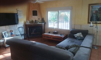 Resale - Villa - Elche