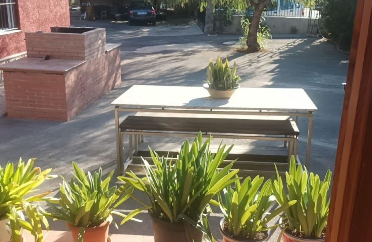 Resale - Villa - Elche
