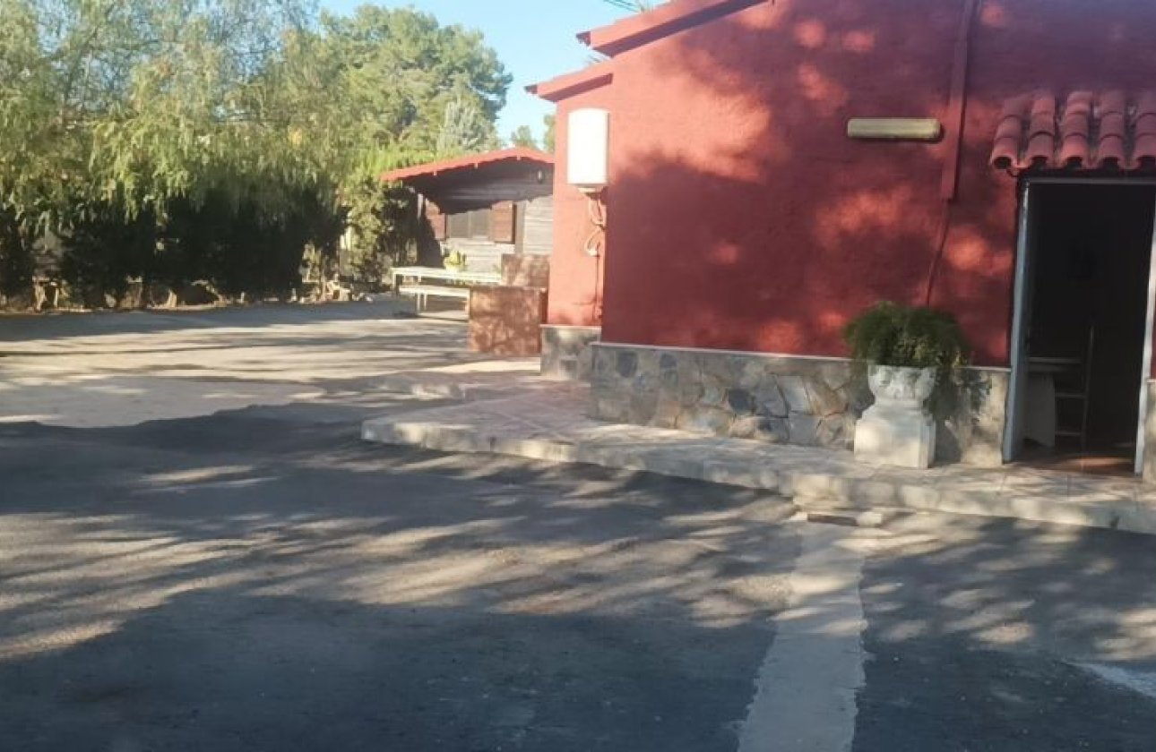 Resale - Villa - Elche