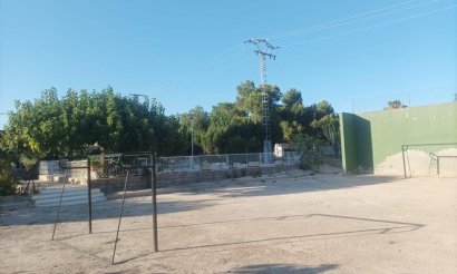 Resale - Villa - Elche