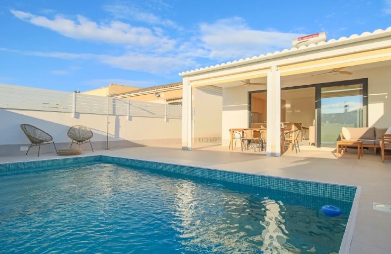 Resale - Villa - Torrevieja