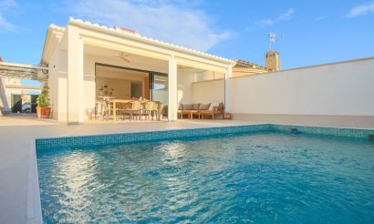 Resale - Villa - Torrevieja
