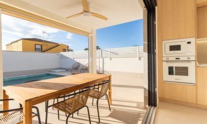 Resale - Villa - Torrevieja