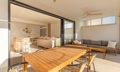 Resale - Villa - Torrevieja