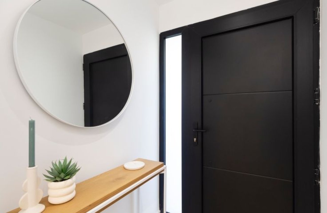 Resale - Villa - Torrevieja