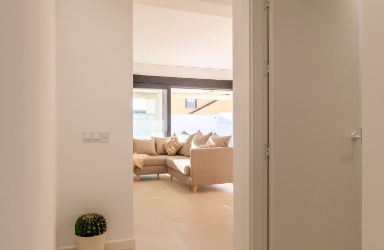 Resale - Villa - Torrevieja