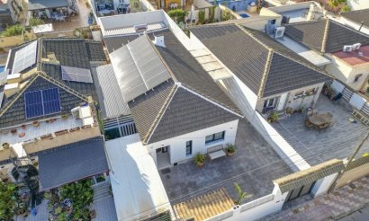 Resale - Villa - Torrevieja