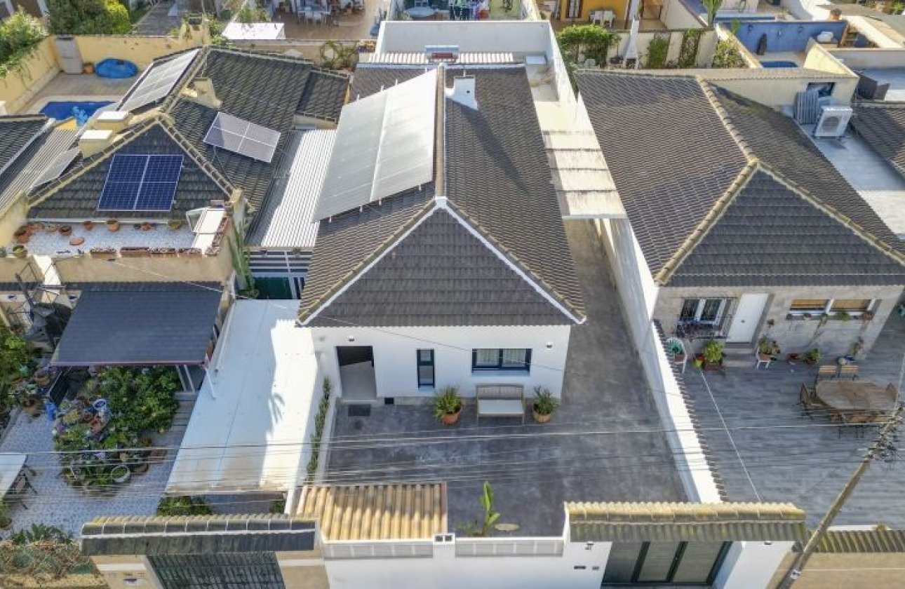 Resale - Villa - Torrevieja