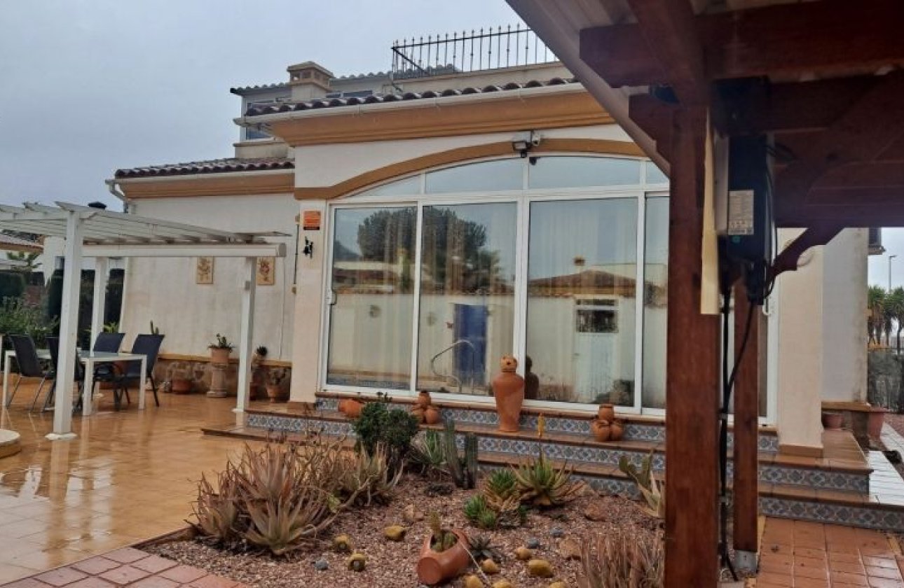 Resale - Villa - Hondón de las Nieves