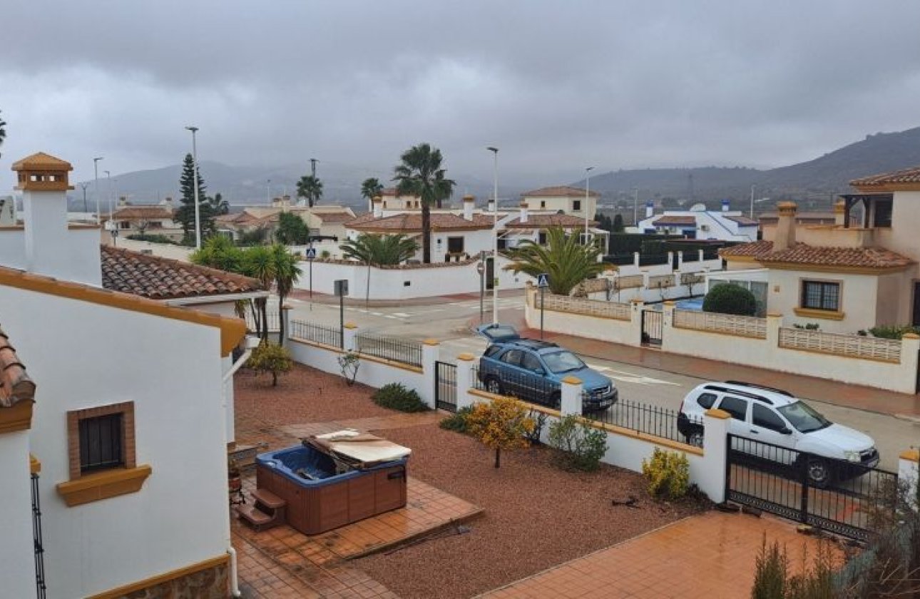 Resale - Villa - Hondón de las Nieves