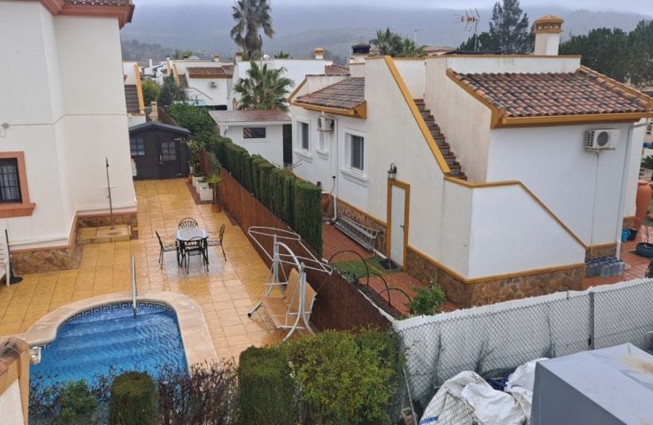 Resale - Villa - Hondón de las Nieves