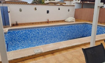 Resale - Villa - Hondón de las Nieves