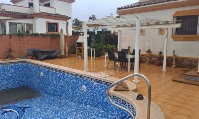 Resale - Villa - Hondón de las Nieves