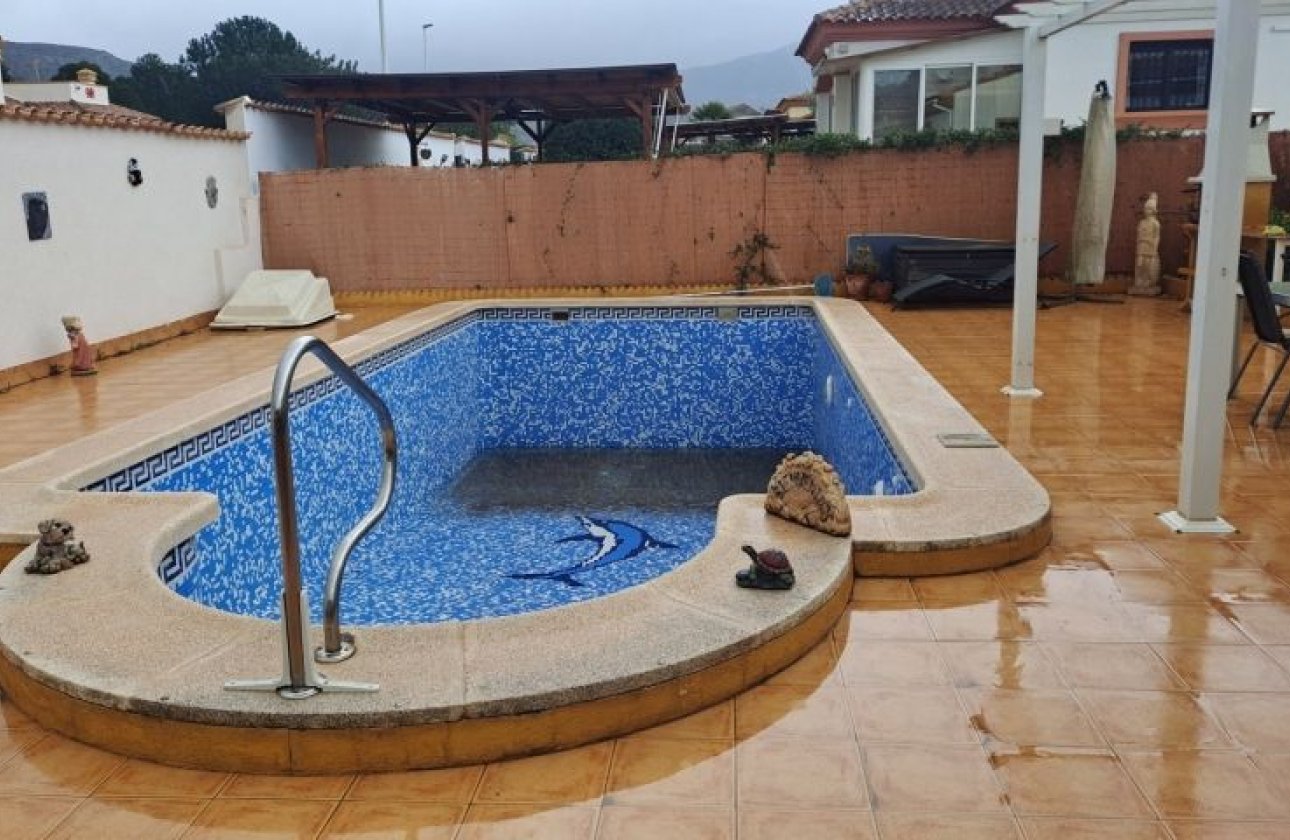 Resale - Villa - Hondón de las Nieves