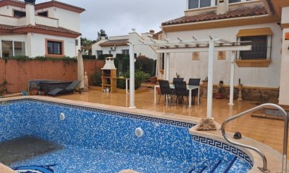 Resale - Villa - Hondón de las Nieves