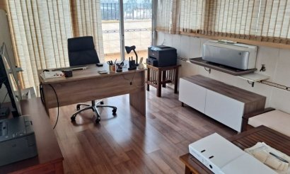 Resale - Villa - Hondón de las Nieves