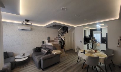 Revente - Villa - Orihuela Costa - Villamartín