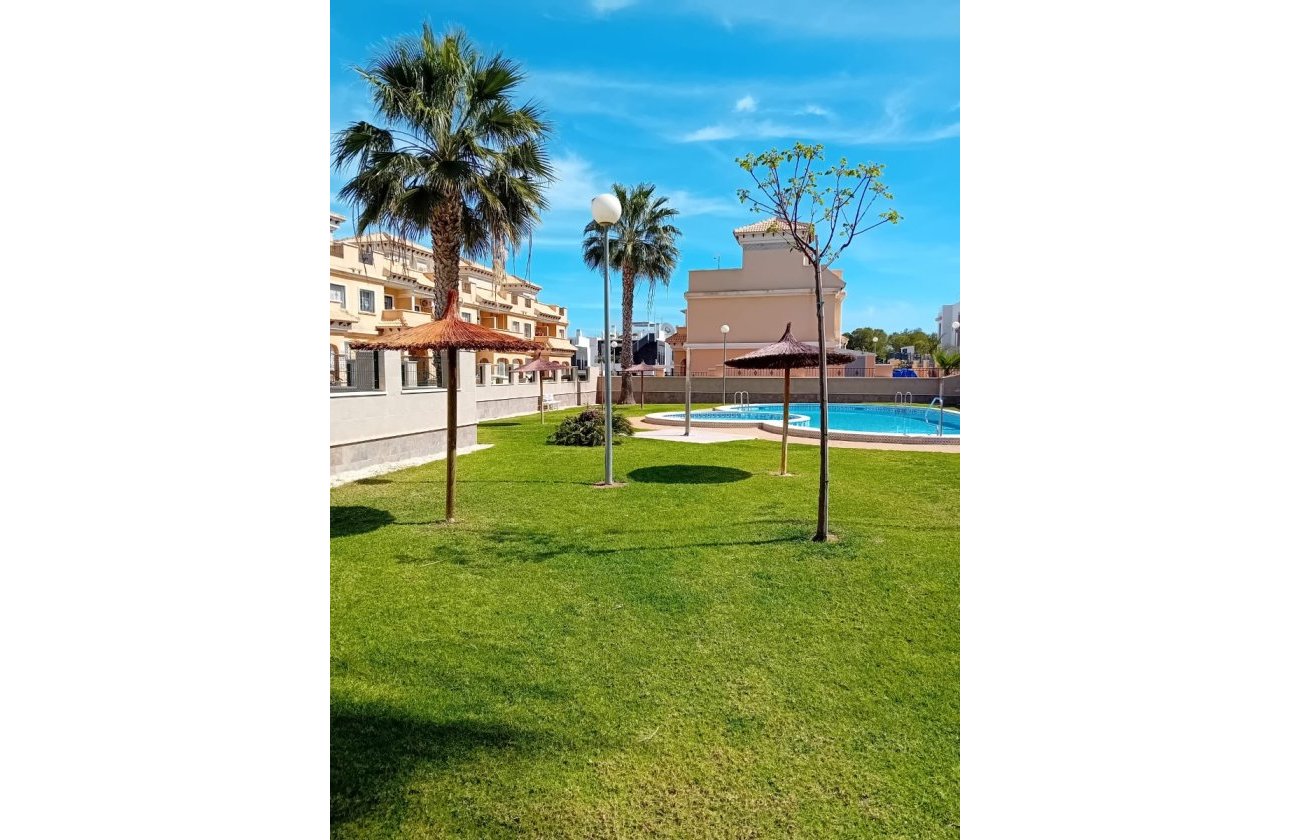 Revente - Villa - Orihuela Costa - Villamartín
