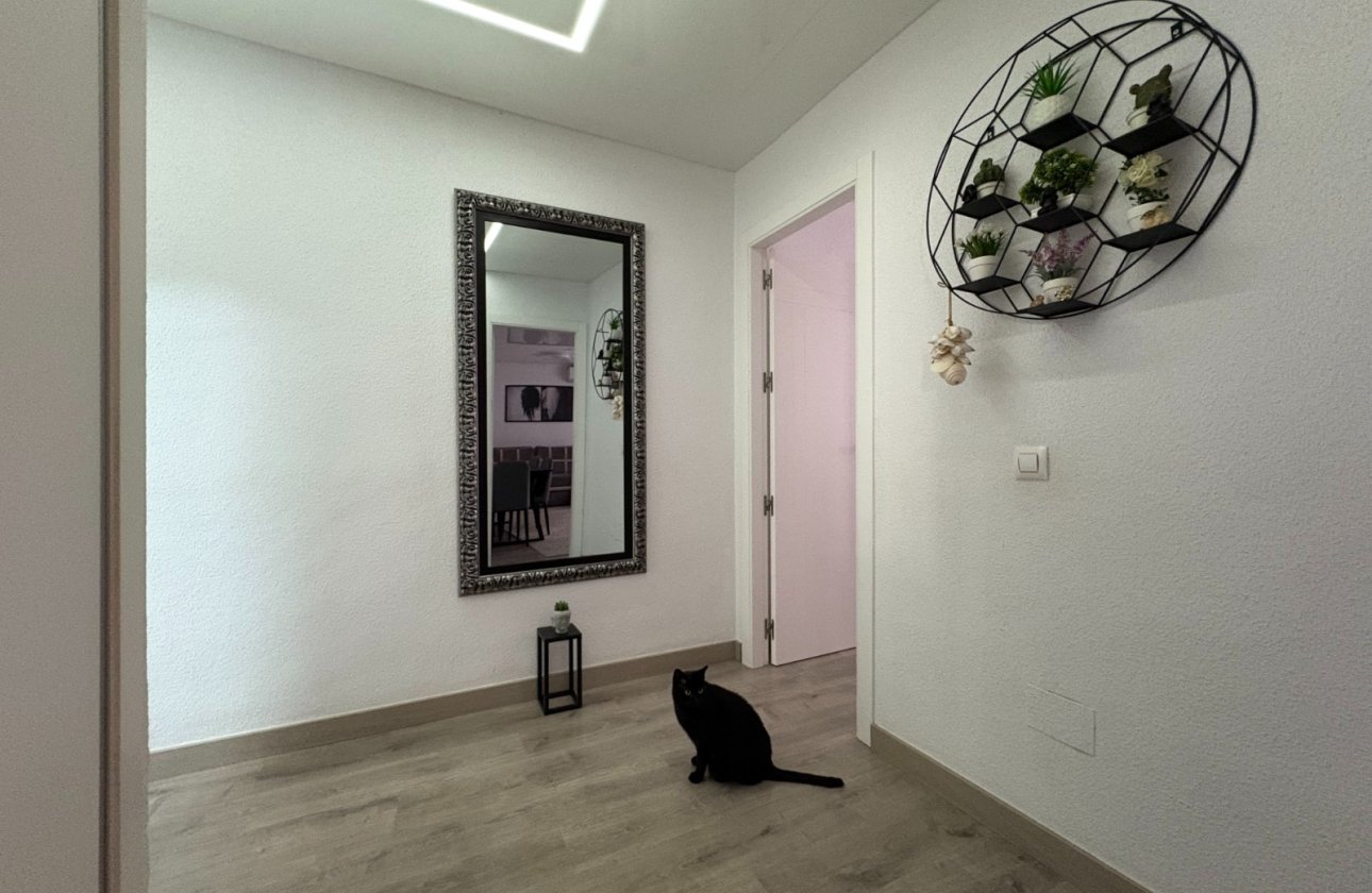 Resale - Apartment / flat - Torrevieja - Center