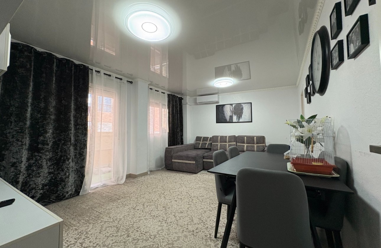 Resale - Apartment / flat - Torrevieja - Center