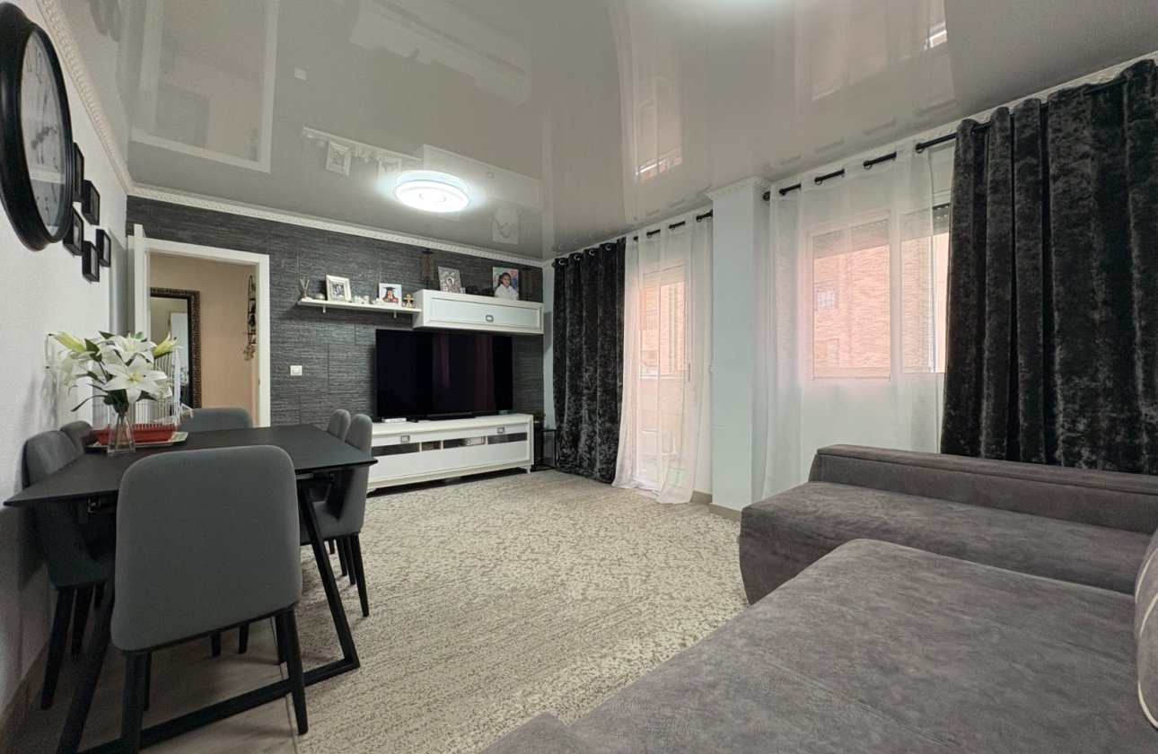 Resale - Apartment / flat - Torrevieja - Center