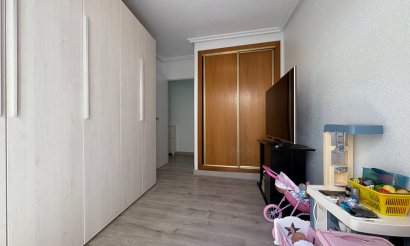 Resale - Apartment / flat - Torrevieja - Center