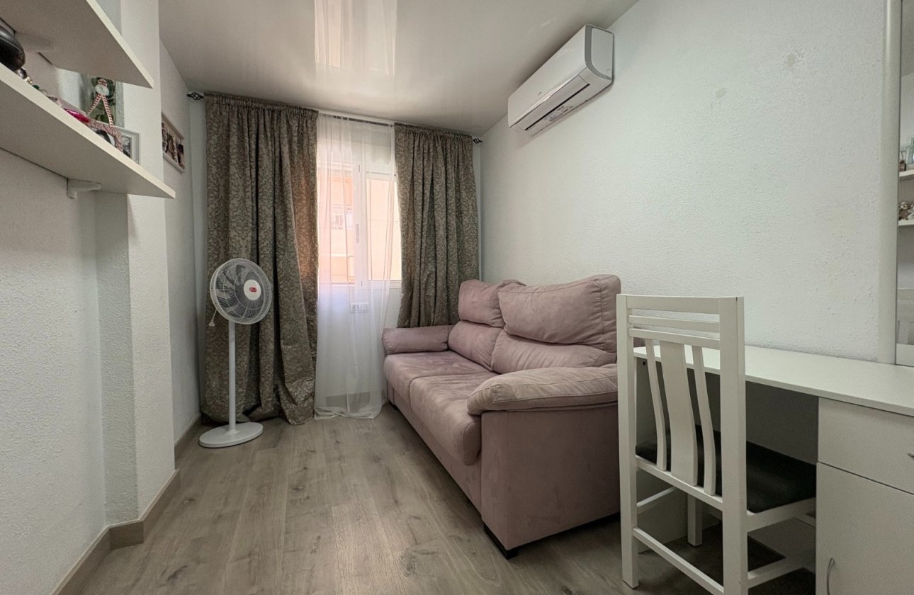 Resale - Apartment / flat - Torrevieja - Center